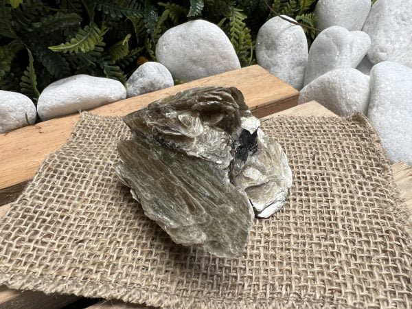 Pedra Mica Dourada (Muscovita) 190g - Imagem 2