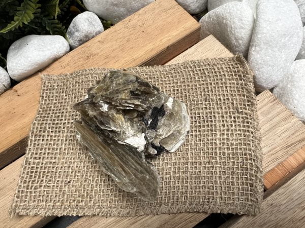 Pedra Mica Dourada (Muscovita) 190g